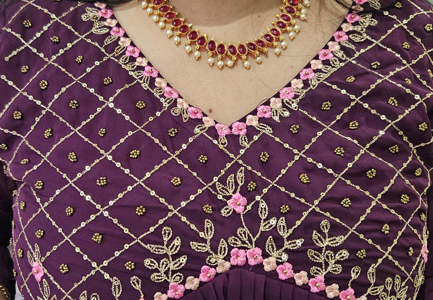 Front pleated dress in grape wine/grape wine colour