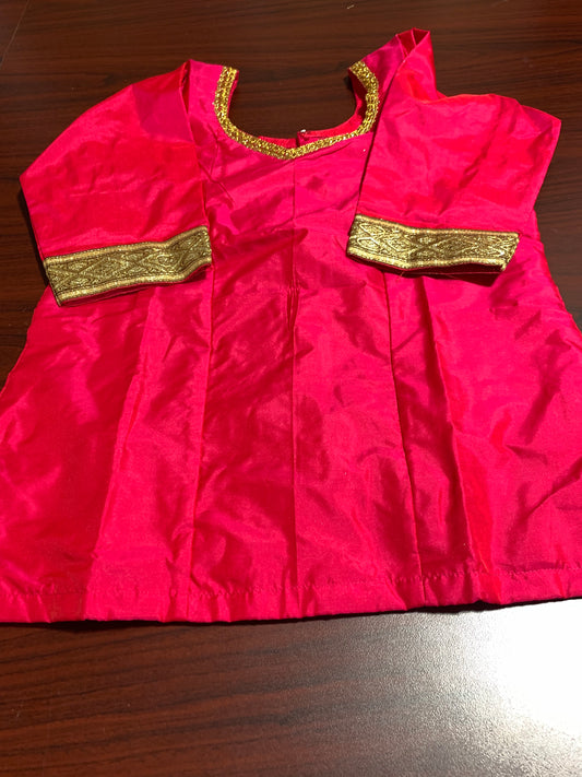 Dance top in magenta colour