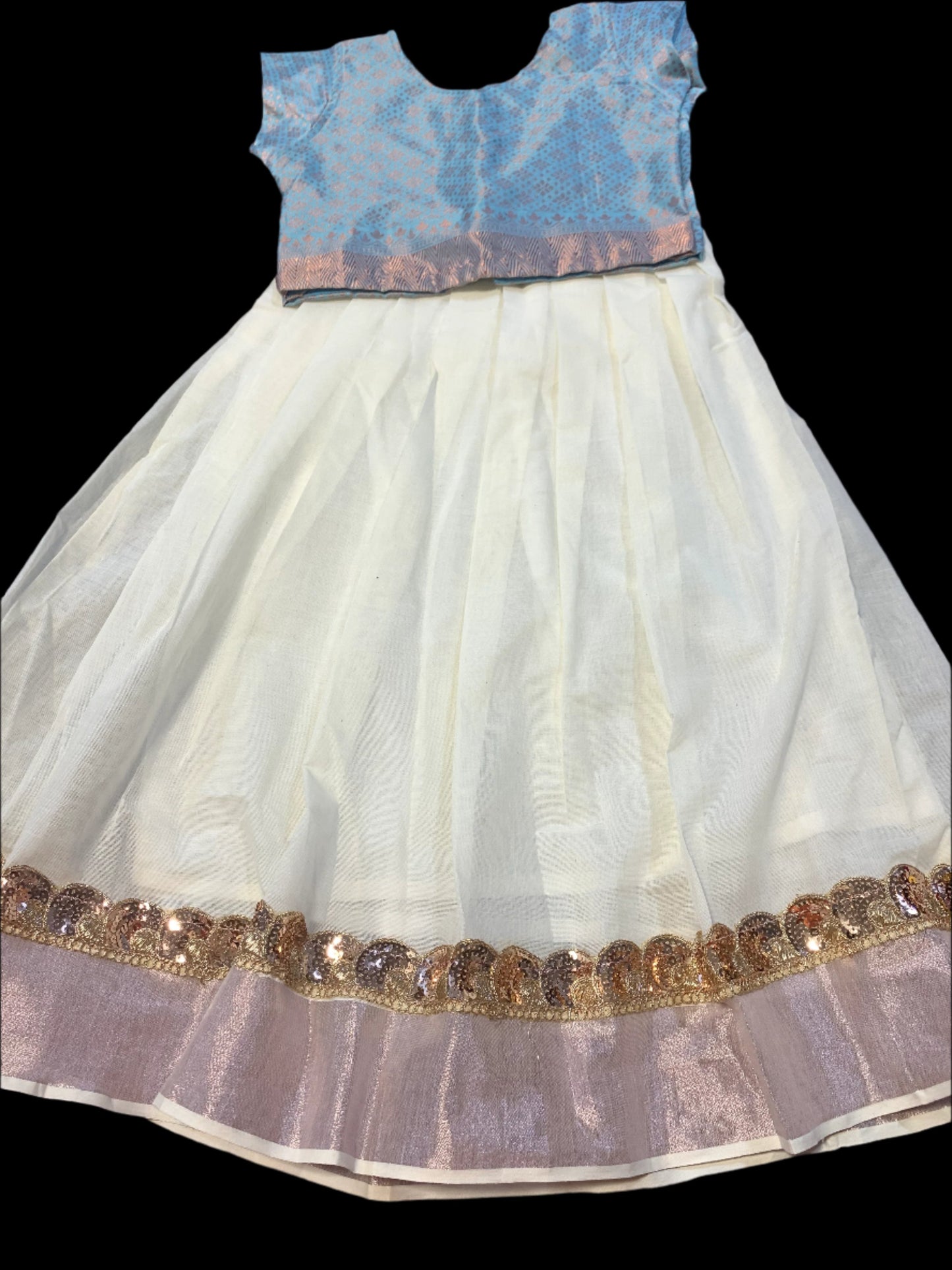 Girls Kerala settu designer skirt with silk top with brocade design