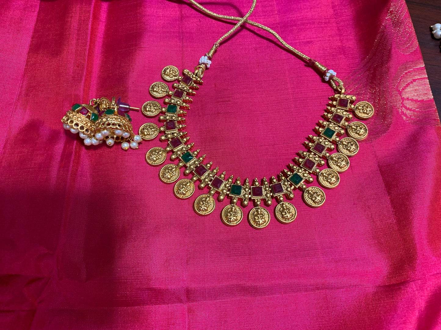 Traditional stone studded choker necklace