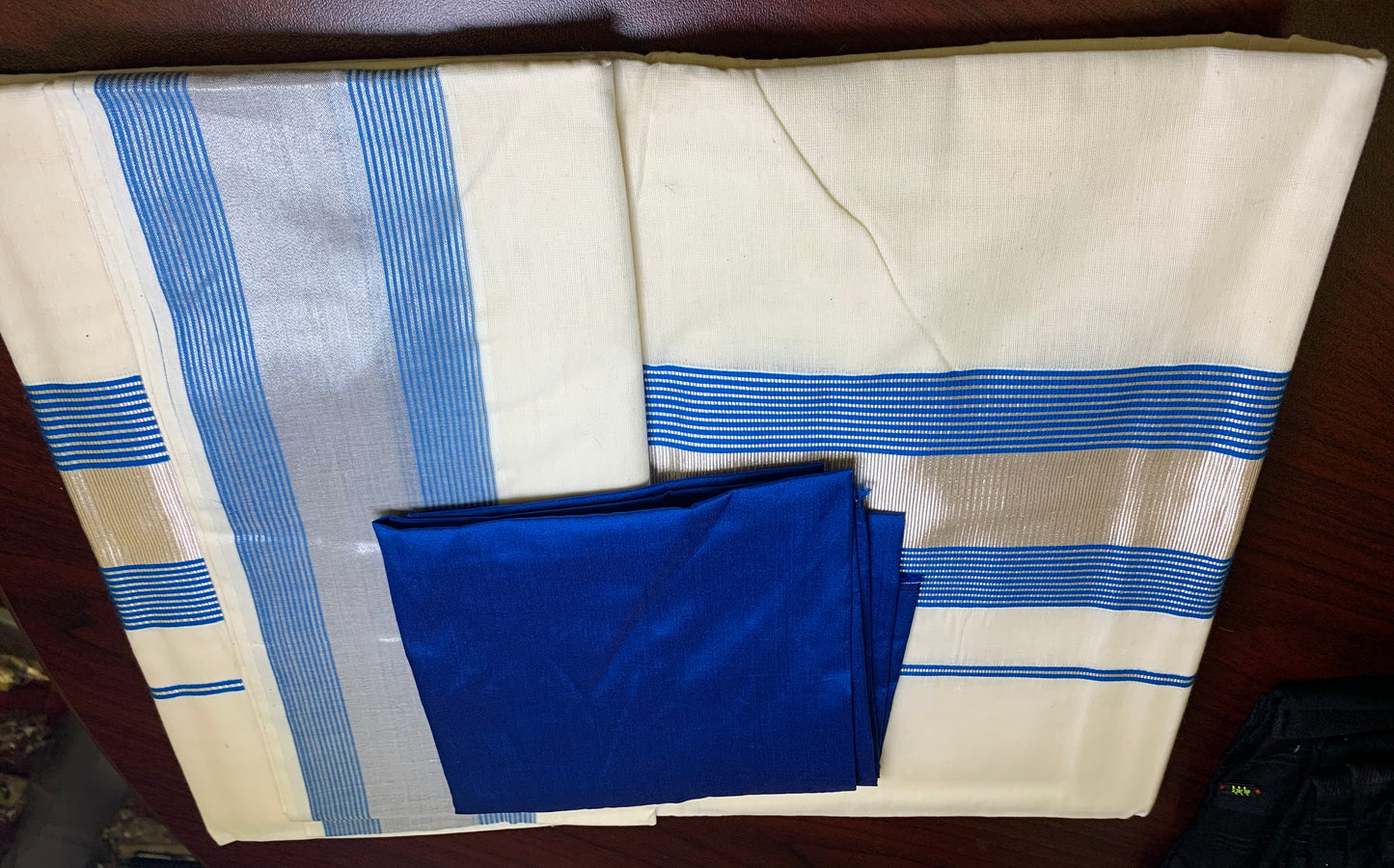 Kerala cotton settu saree with silver border