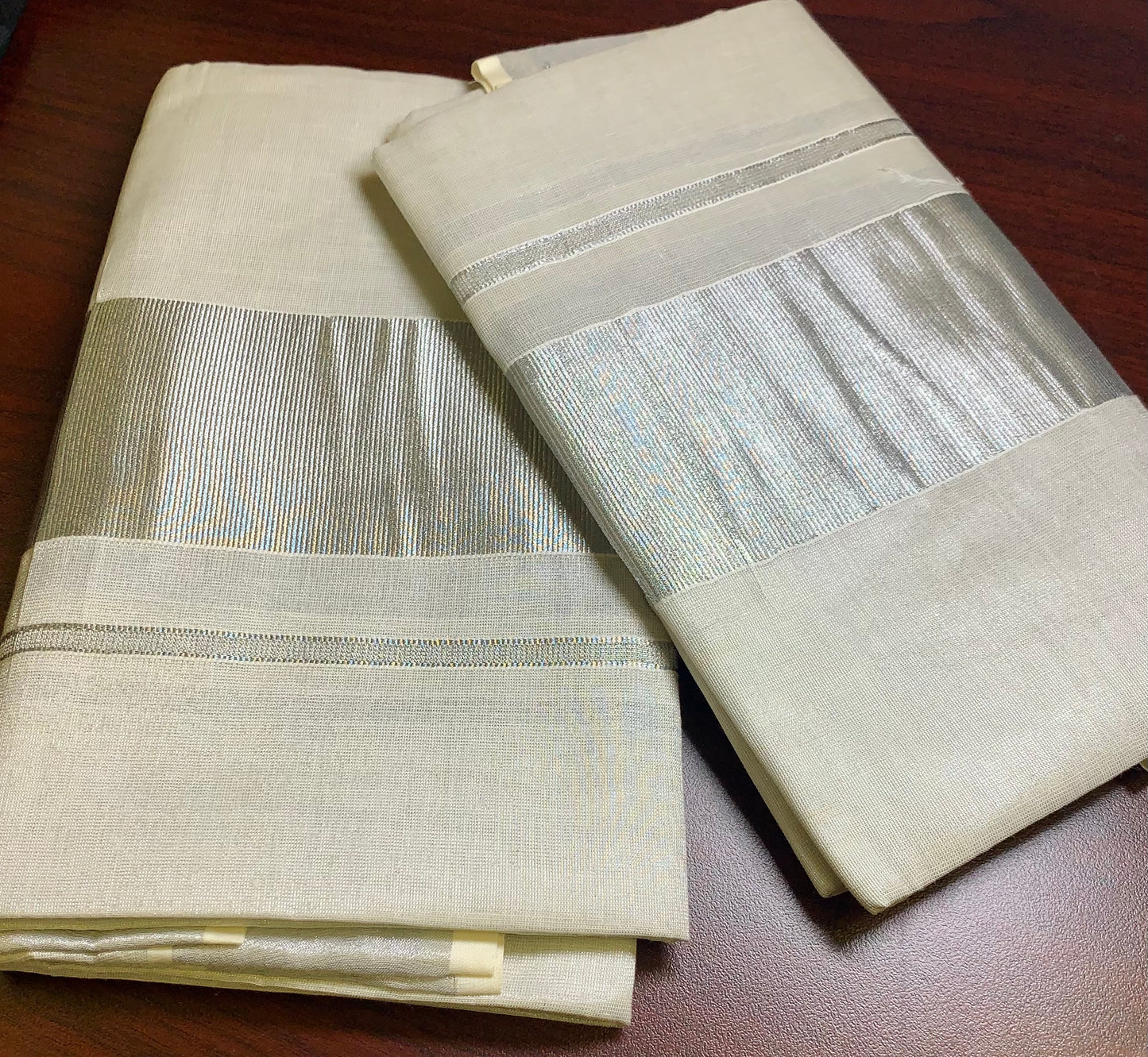 Kerala settu Mundu in tissue material with silver border