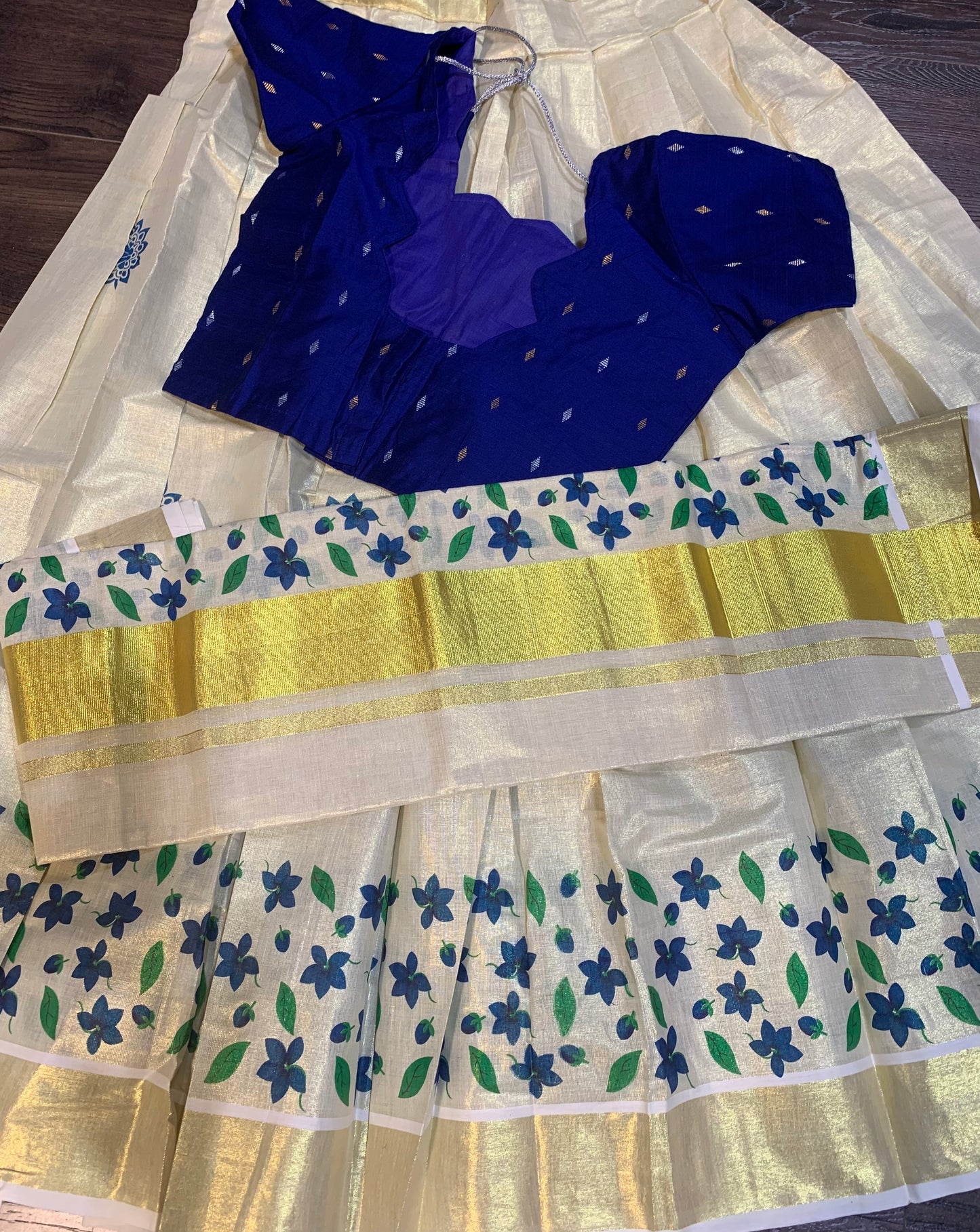 Kerala traditional  floral printed davani set