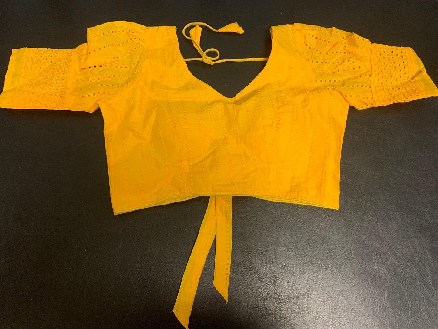 Yellow hakoba blouse with bow behind