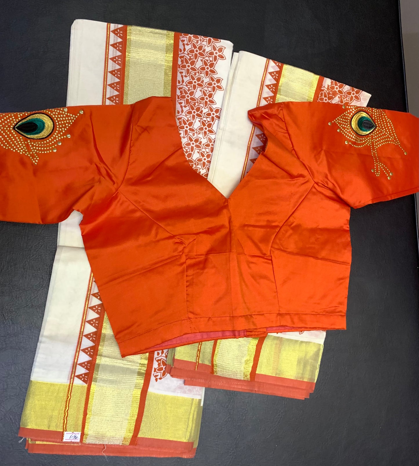 Kerala settu kasavu Mundu with ready made designer blouse