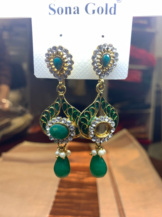 Green stone long earring