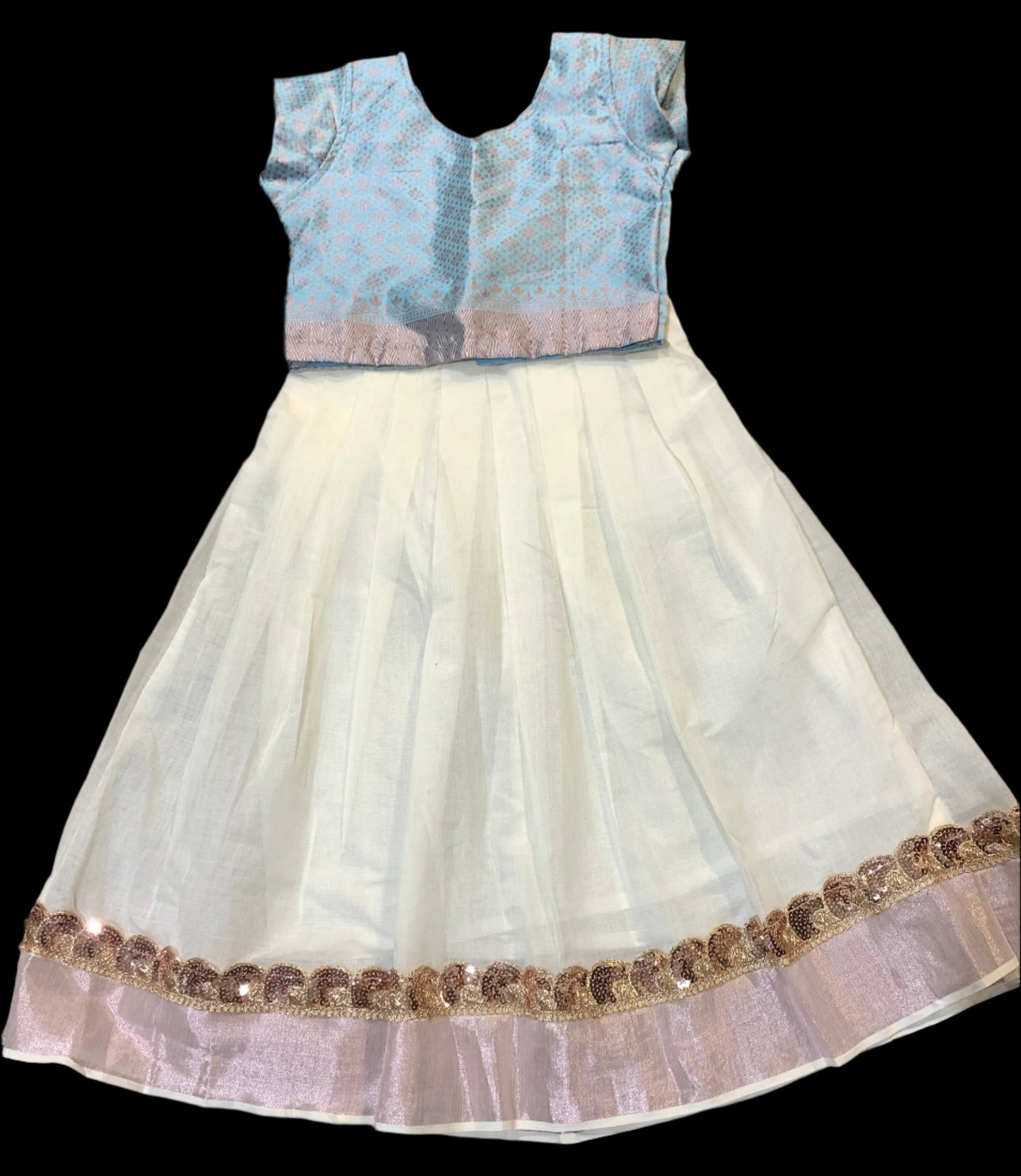 Girls Kerala settu designer skirt with silk top with brocade design