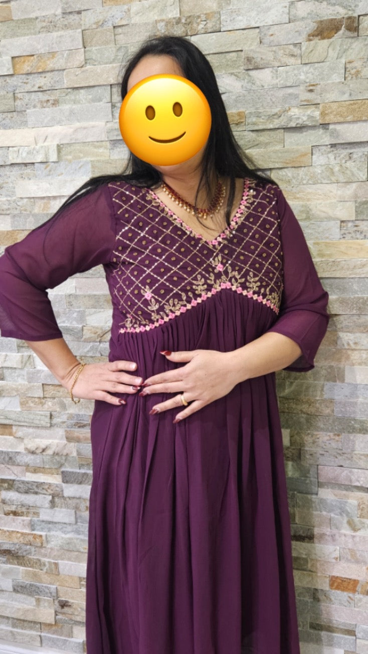 Front pleated dress in grape wine/grape wine colour