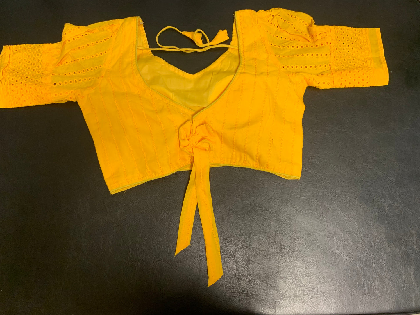 Yellow hakoba blouse with bow behind