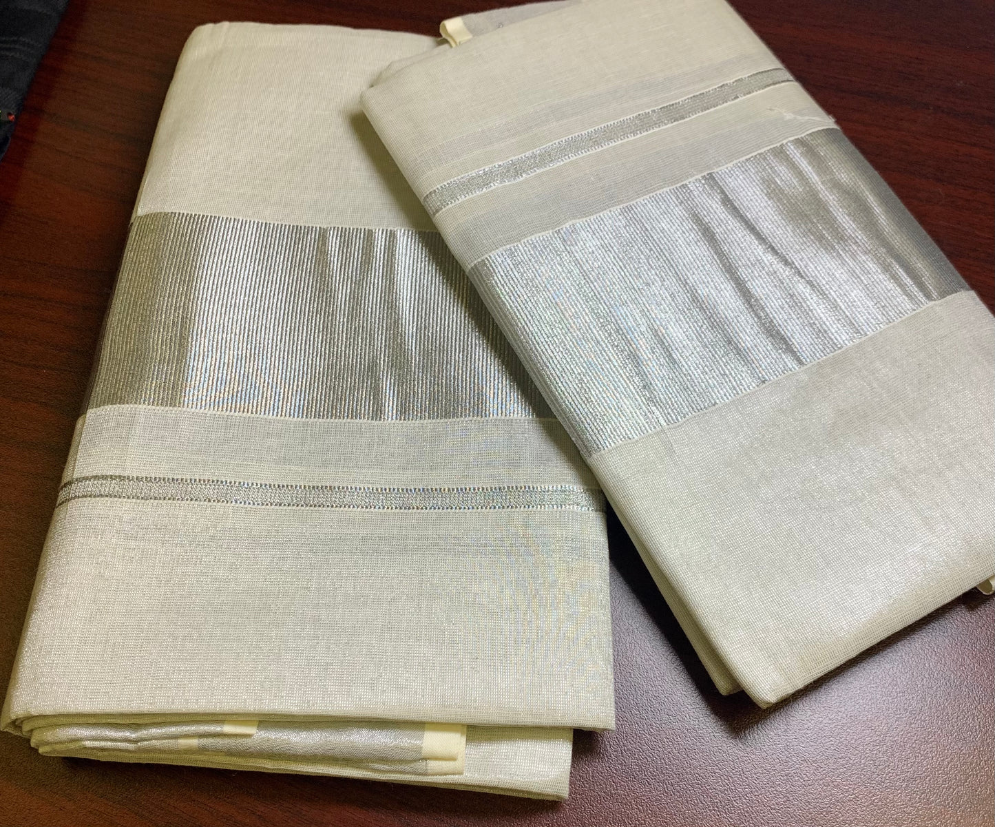 Kerala settu Mundu in tissue material with silver border