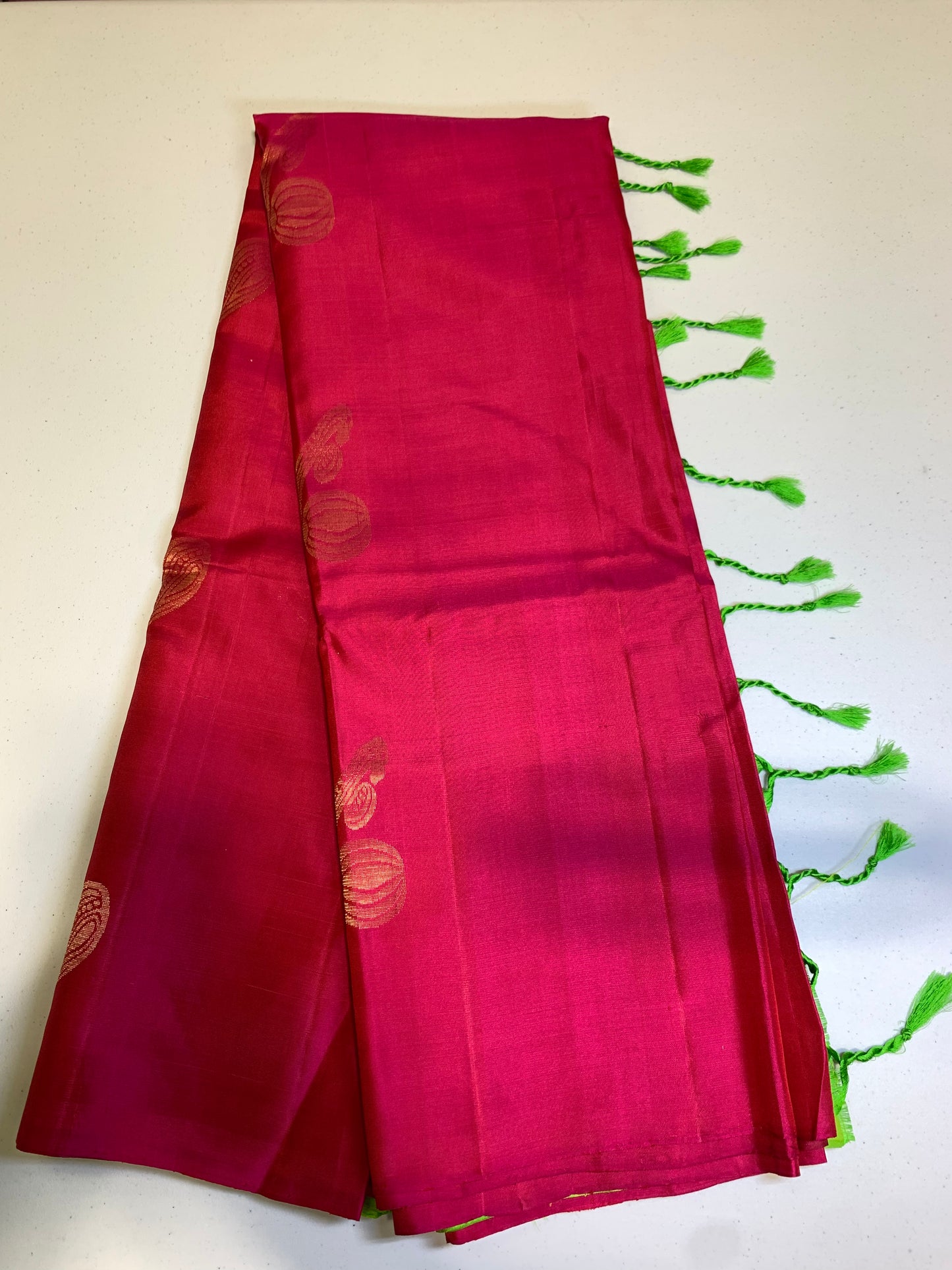 Red- light green Pure Kanchipuram Silk Saree(unstitched blouse)