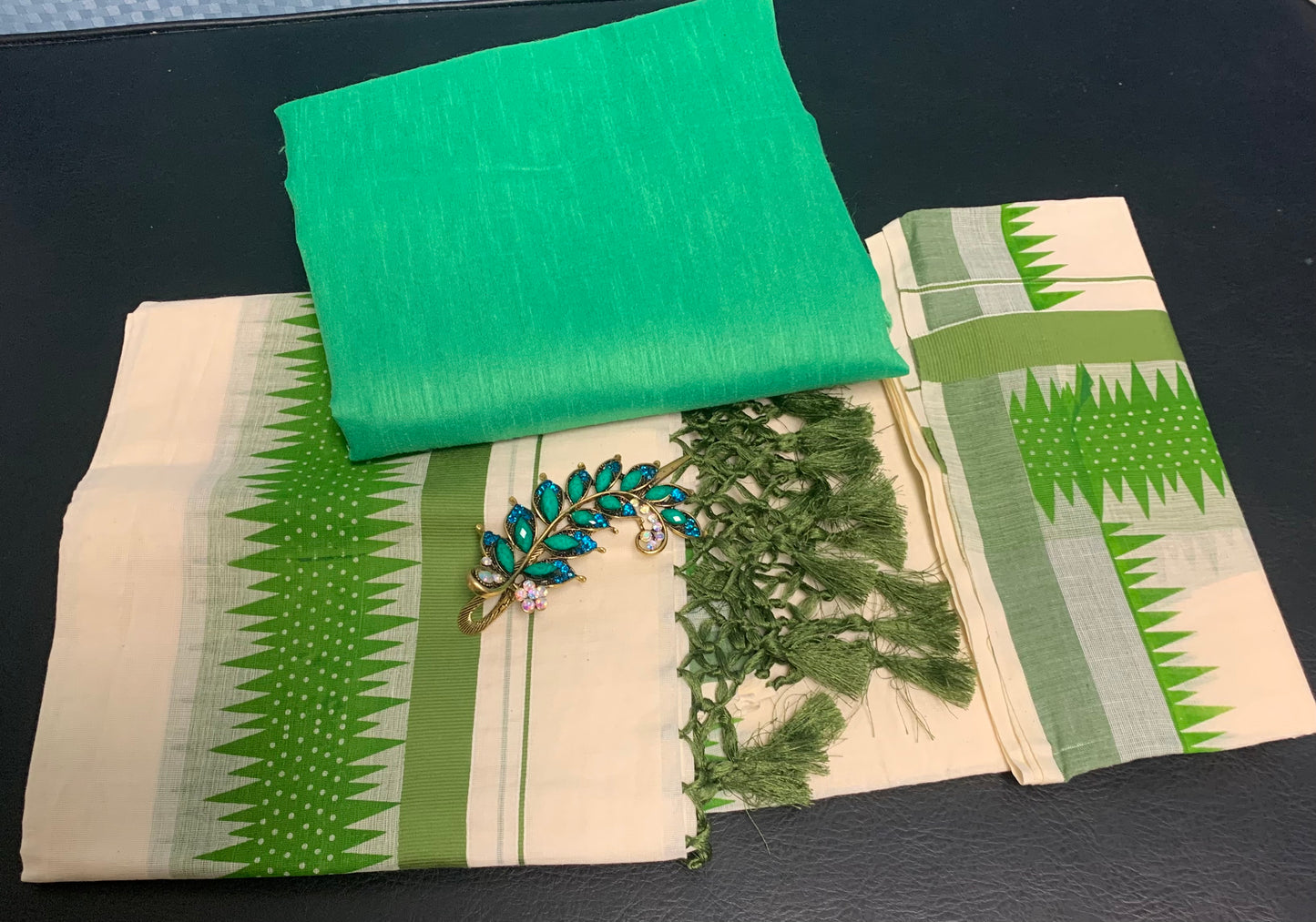 Kerala cotton settu Mundu with leaf green wide border