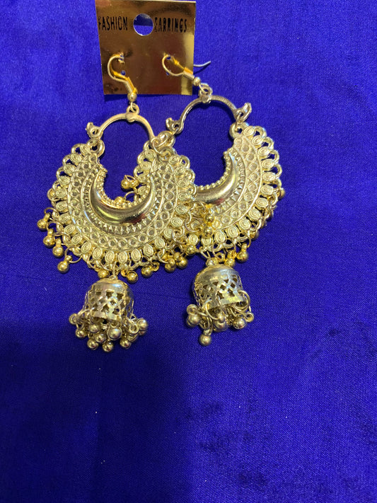 Golden jhumka earring