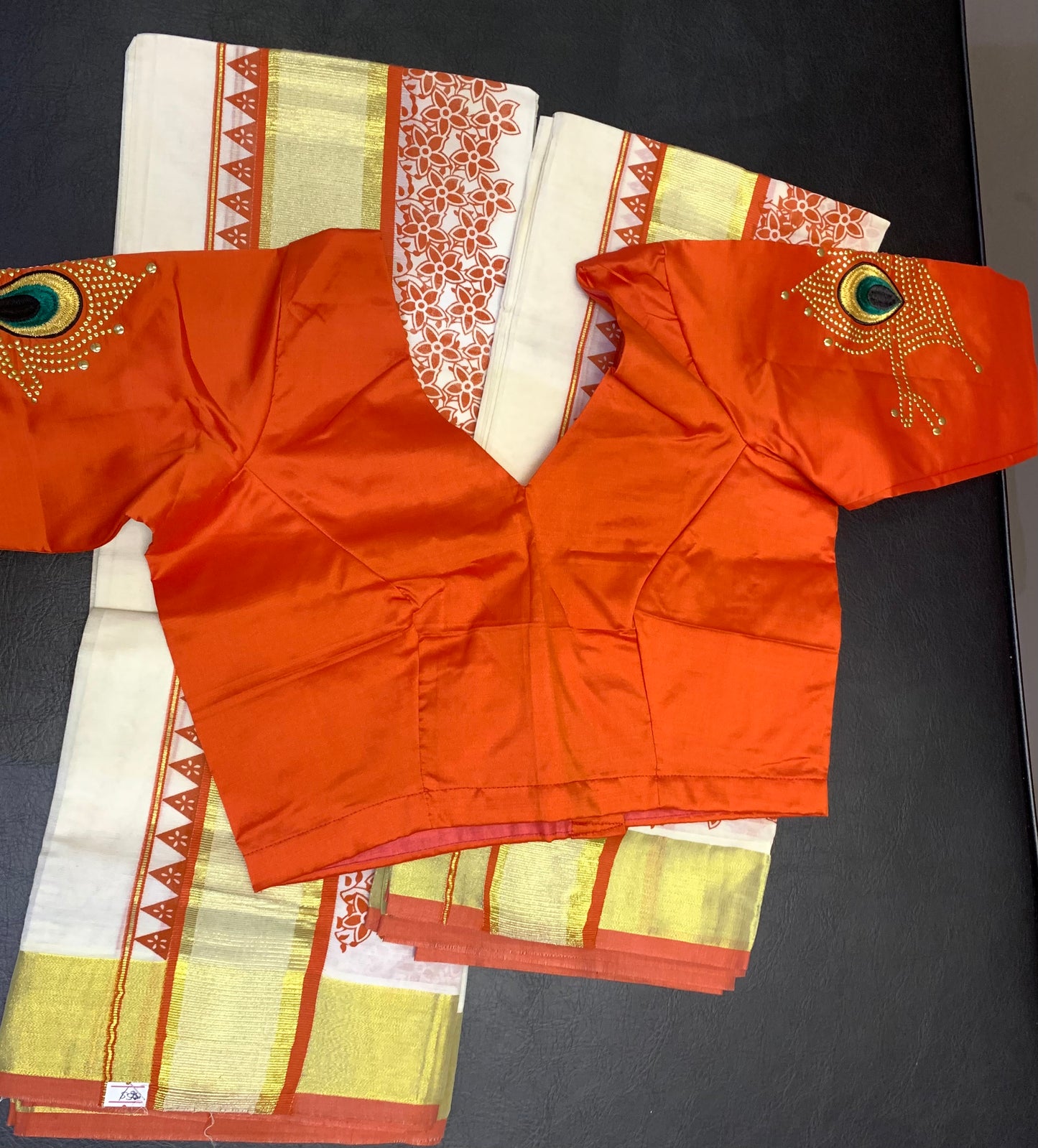 Kerala settu kasavu Mundu with ready made designer blouse