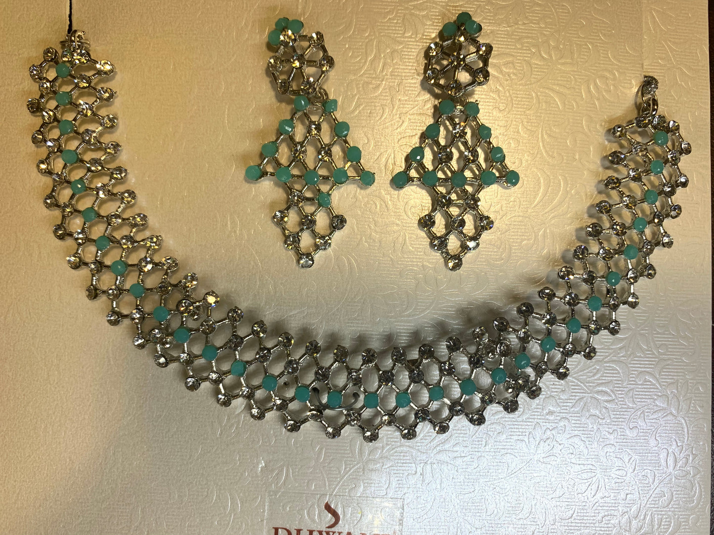 Pastel green studded necklace set