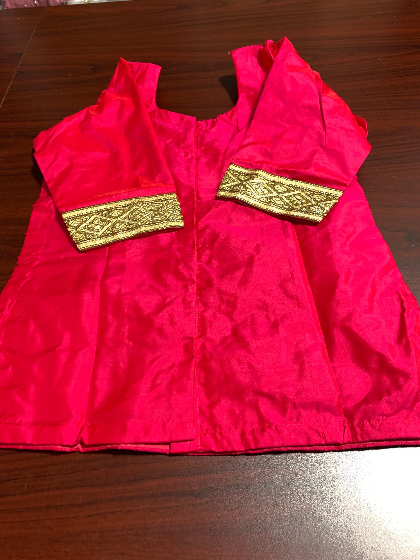 Dance top in magenta colour