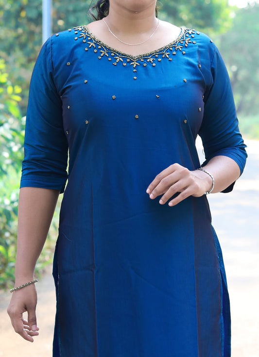 Rengoli silk Kurti