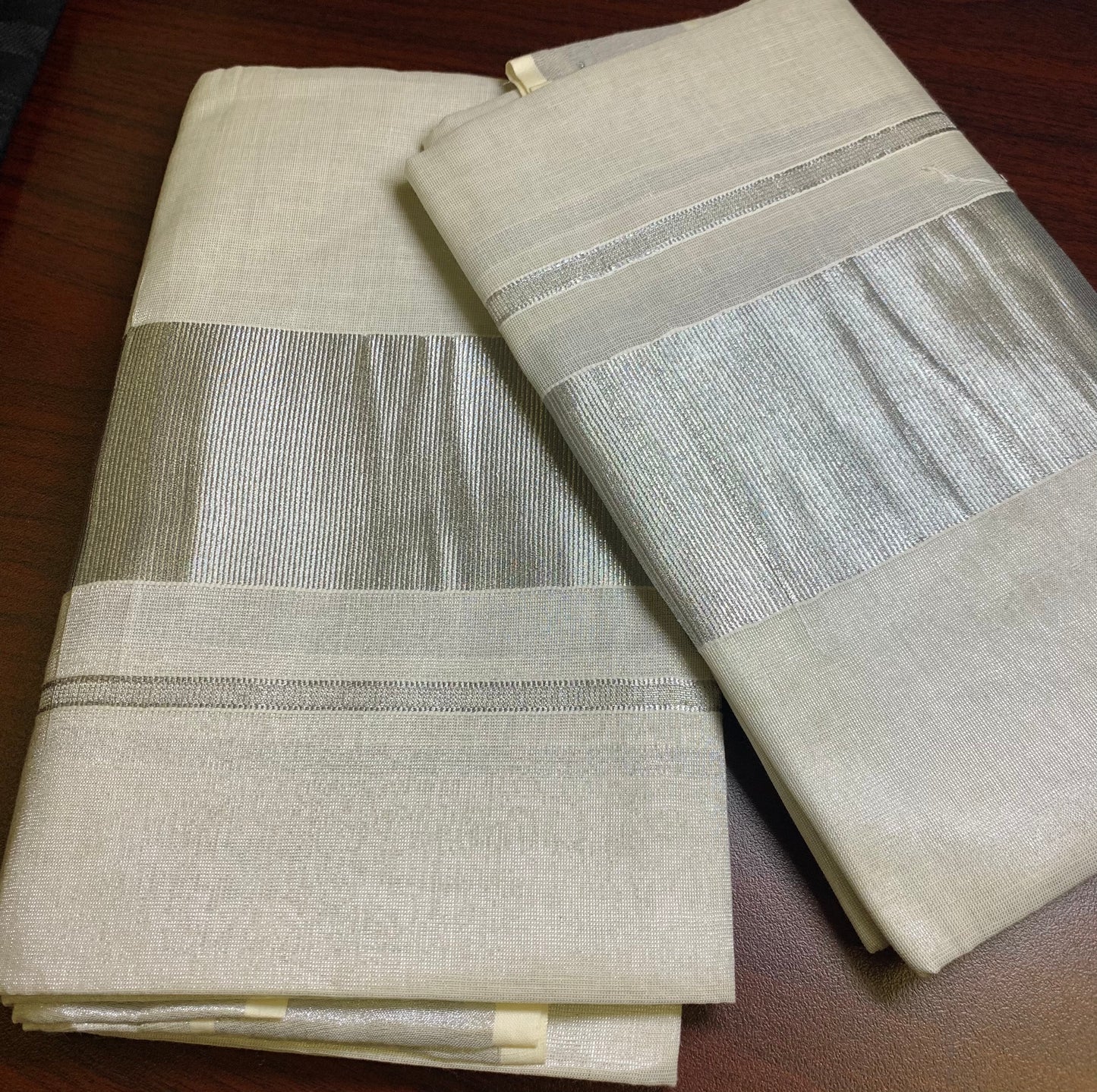 Kerala settu Mundu in tissue material with silver border