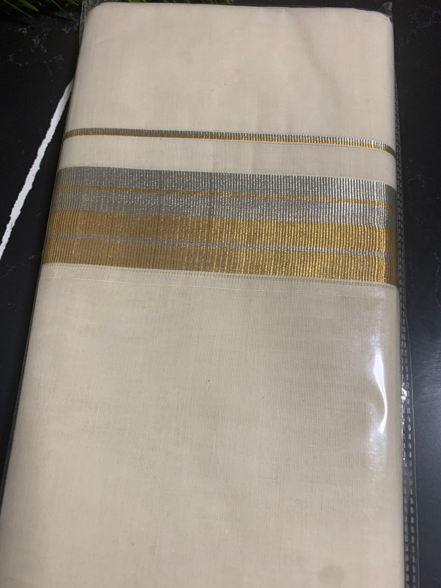 Gents Kerala kasavu Mundu/dhoti