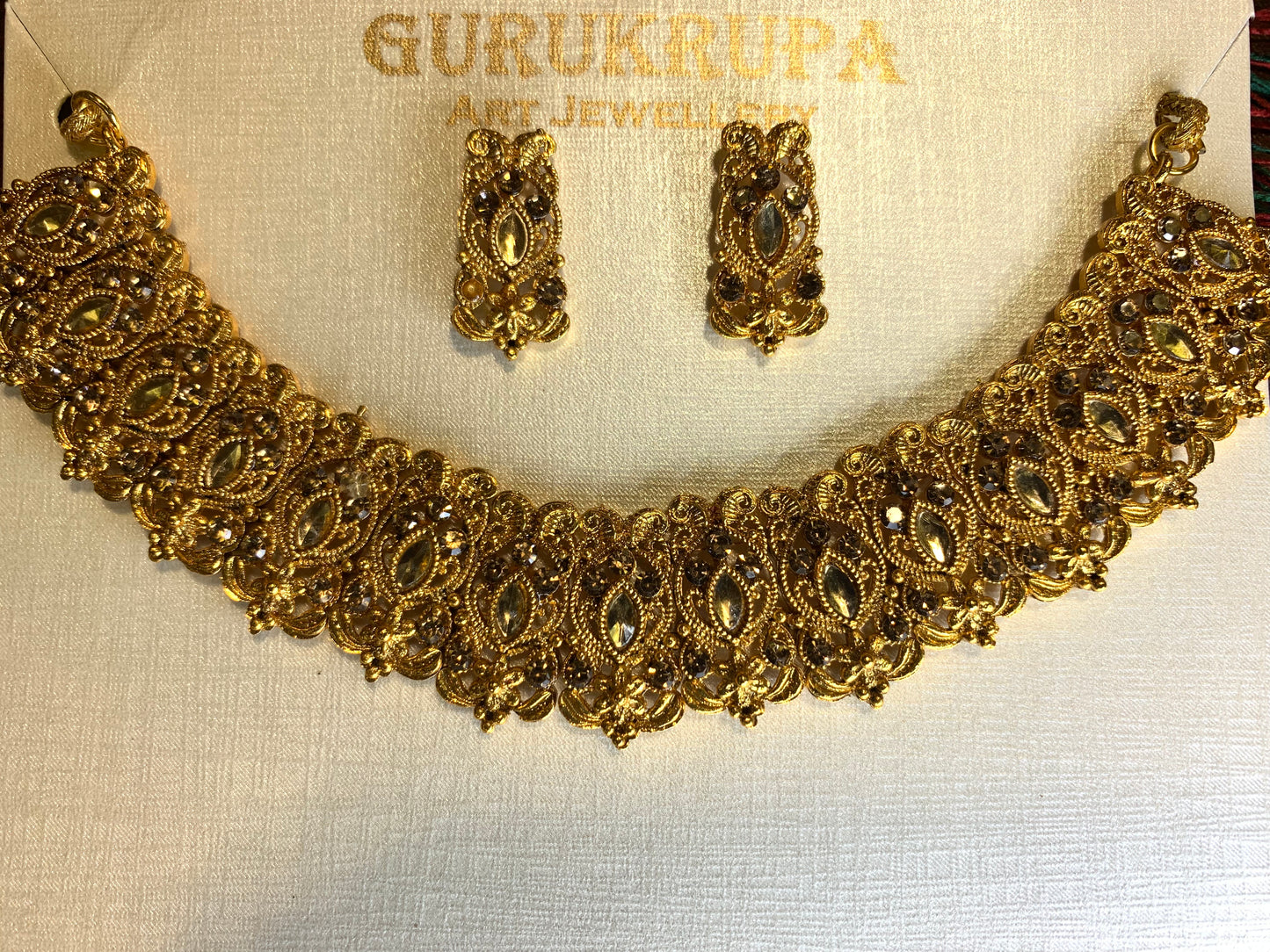 Traditional gold choker set