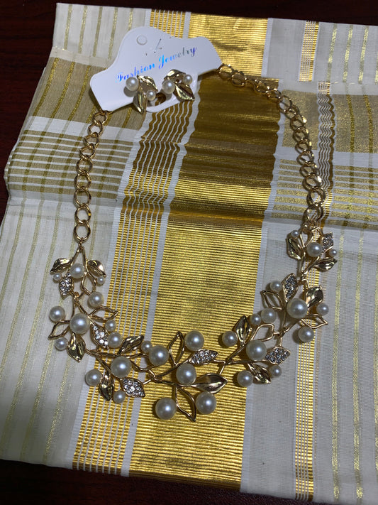 Floral Pearl and stone studded necklace