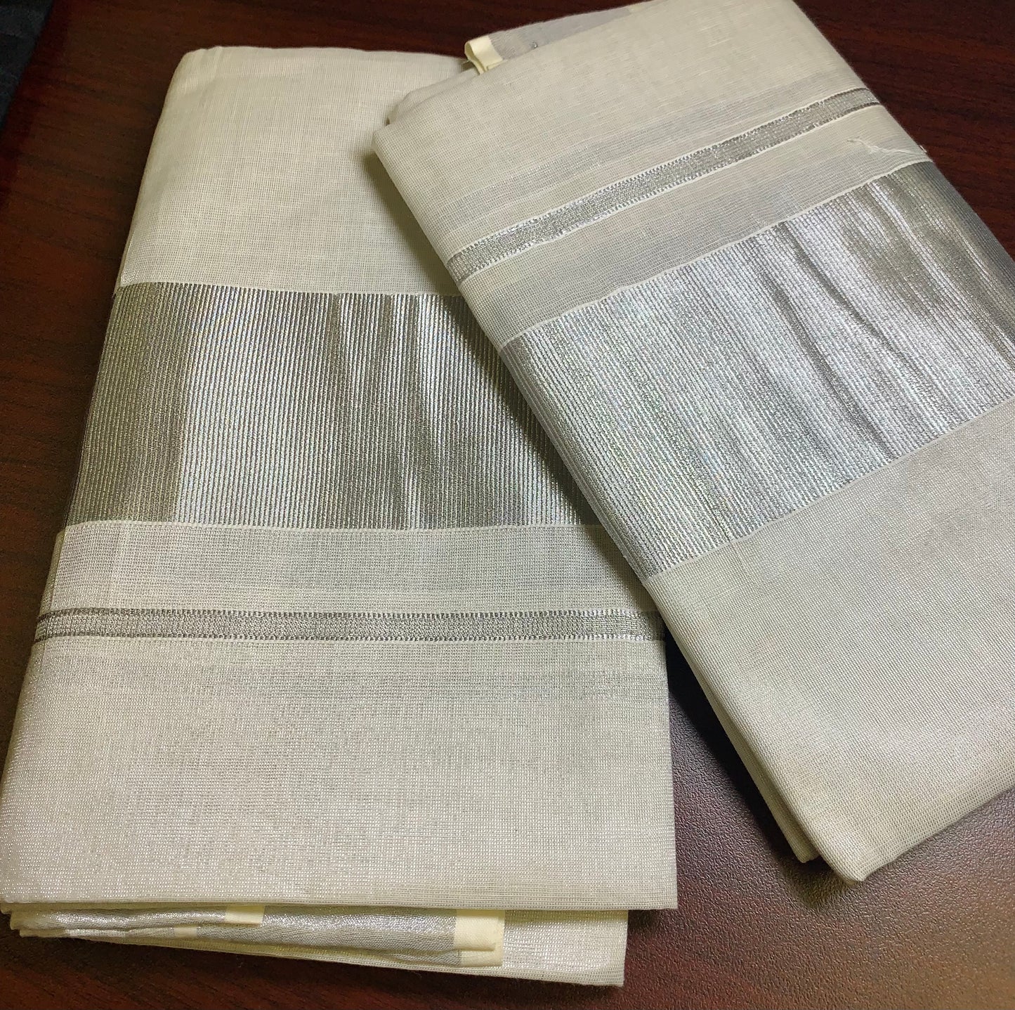 Kerala settu Mundu in tissue material with silver border