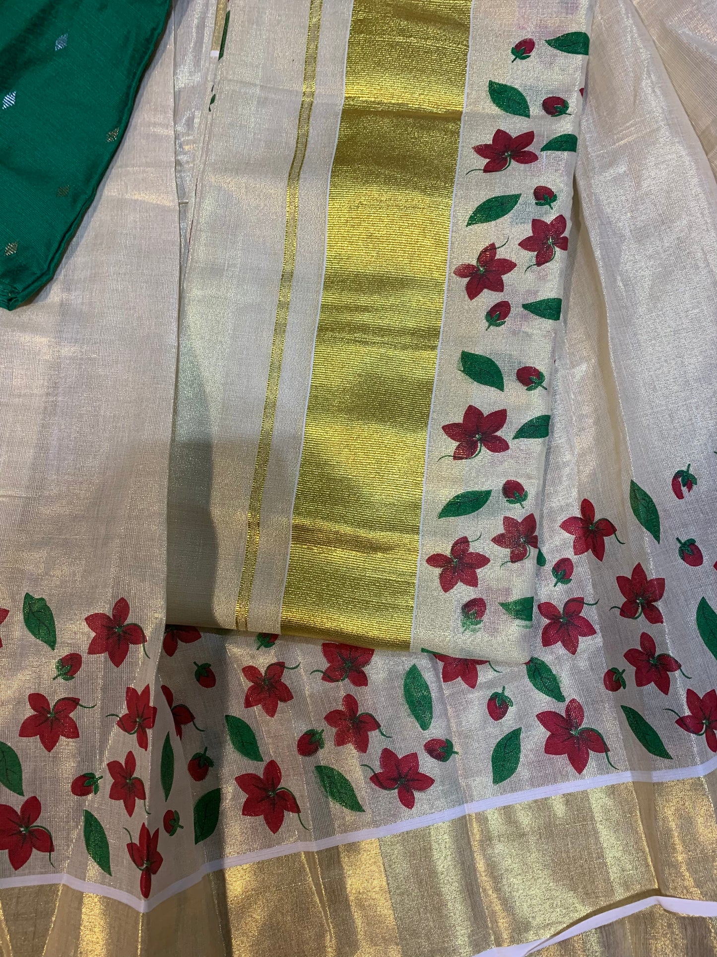 Kerala traditional floral printed ready made davani set