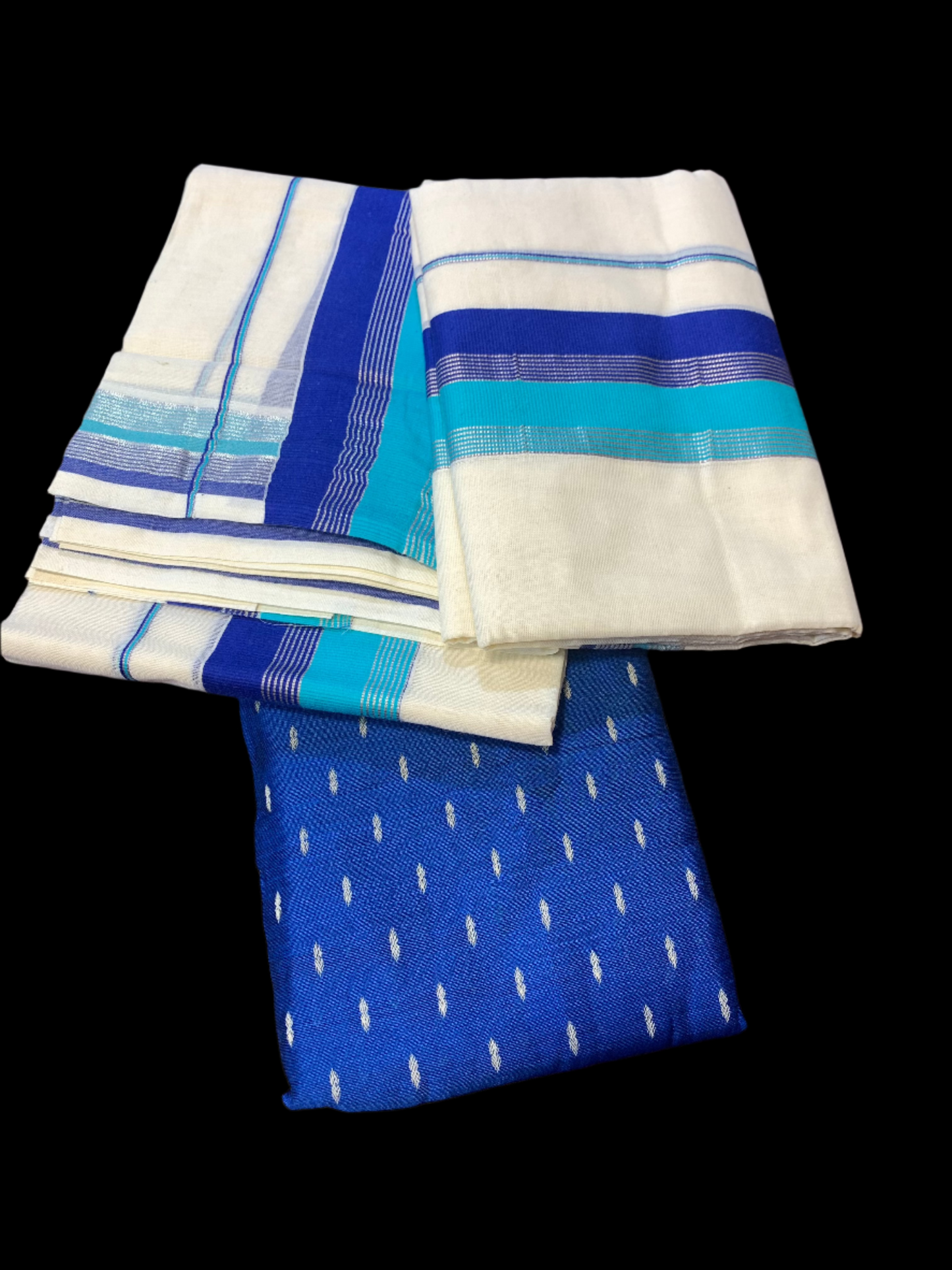 Kerala settu mundu with blue and silver kara and matching silk blouse material