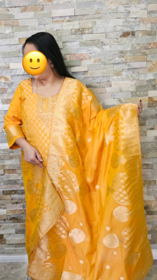 Ready to wear 3 pieces suit in yellow colour