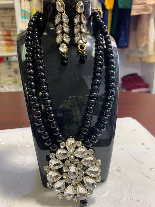 Black pearls pendant necklace set