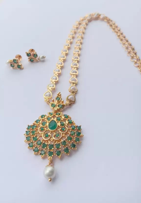 Alloy Gold-plated Green Jewel Set  (Pack of 1)